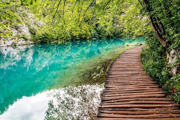 Croatia Plitvice Lakes National Park Walkway along the water in Plitvice Lakes National Park
